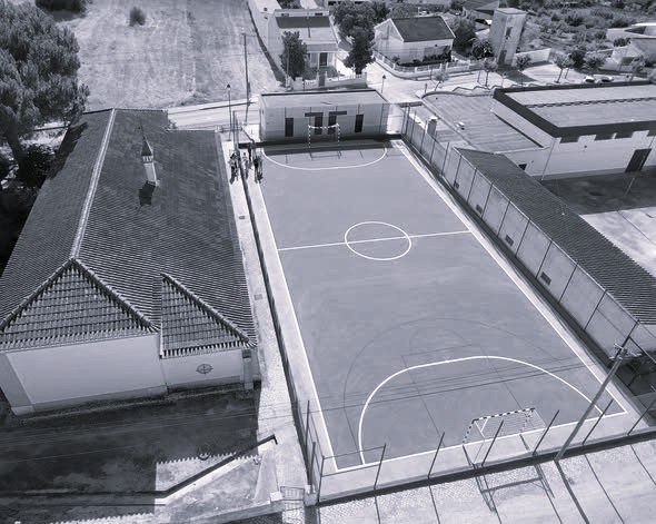 Projeto "Beneficiação do Campo Polidesportivo de Vila Nova de São Pedro" já está concluído 